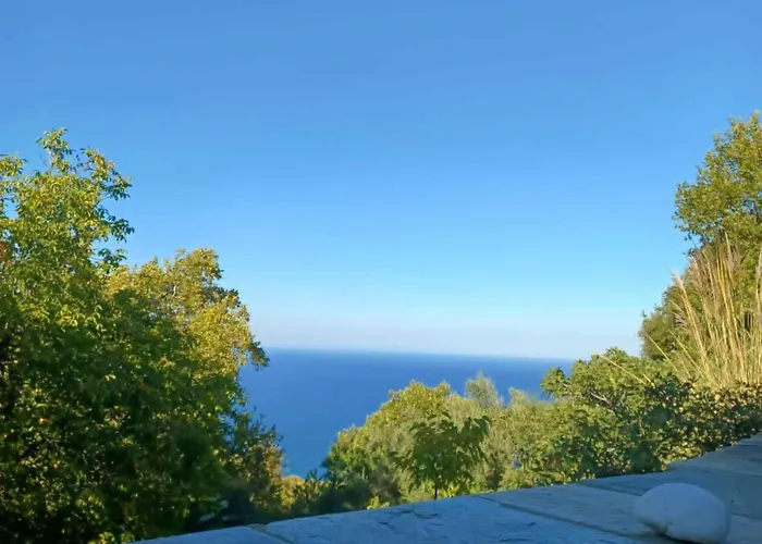 Ioni דירה טסגרדה